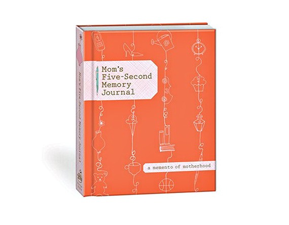 Mom's Five-Second Memory Journal. En anglais. Un livre pour noter en quelques secondes des souvenirs de l'enfance de nos enfants.