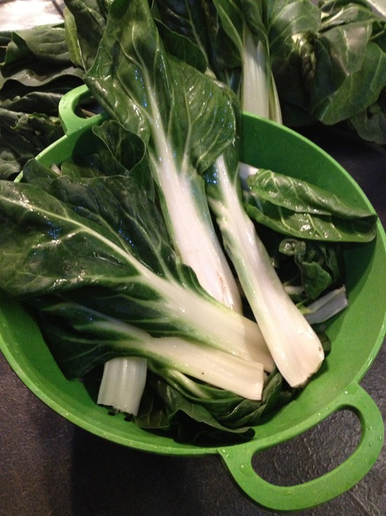 Pourquoi mon fils ne mange que du fait-maison 3 La cuisine du dimanche en cours. C'est bon la purée de blettes ! C'est tout doux et même un peu sucré.