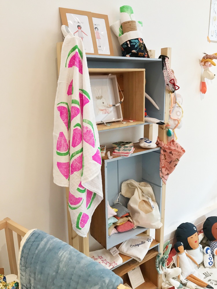 Lange pour bébé avec tranches de pastèque