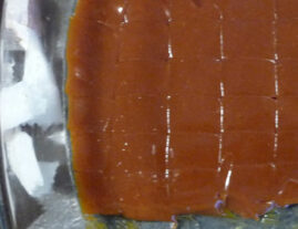 Maison en pain d’épices et caramels au beurre salé maison